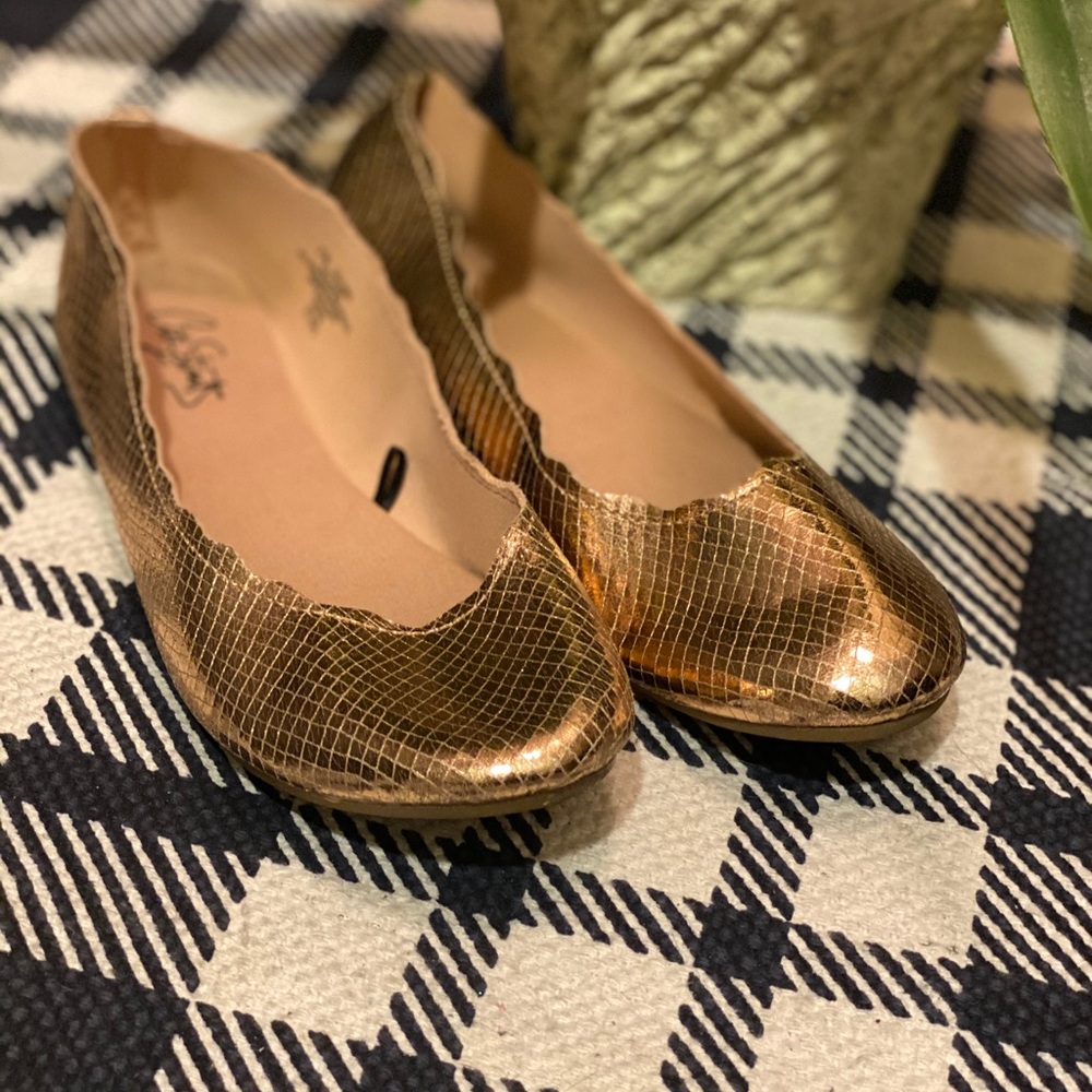 Gold flats